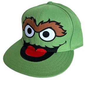 Sesame Street Oscar Eyes Green Flat Brim Hat Fitted Sz 7 3/8 Trucker Cap New NWT